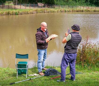 5 star caravan holiday park with carp fishing lake, Herefordshire