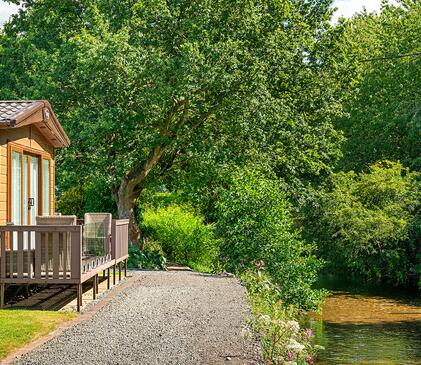 Riverside holiday lodges on 5 star holiday park in Herefordshire