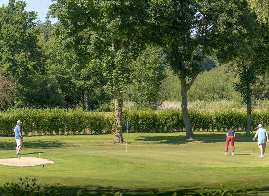 Golf course at Pearl Lake Country Holiday Park