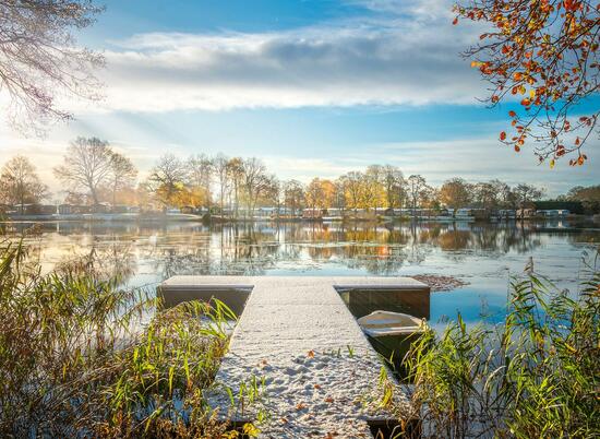 Snow on lakeside jetty at Pearl Lake