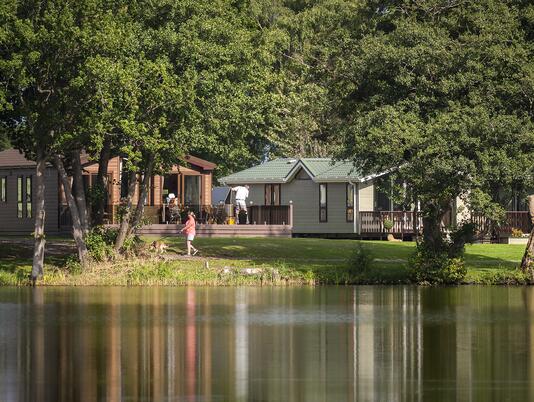 Lake edge luxury holiday lodges at Pearl Lake Country Holiday Park, Herefordshire