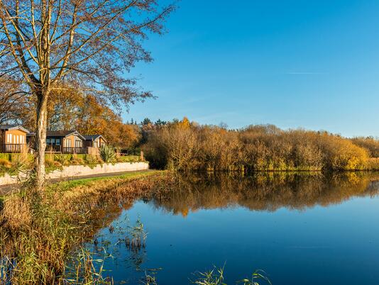 Autumn morning at Pearl Lake