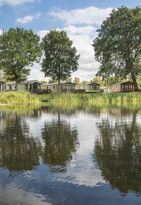 Lake edge holiday homes at Pearl Lake Country Holiday Park, Herefordshire