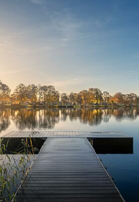 Spectacular autumn morning at Pearl Lake