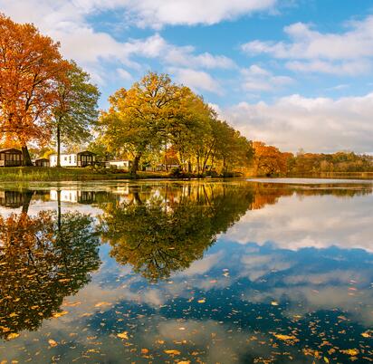 5 star holiday park with private fishing lake in Herefordshire