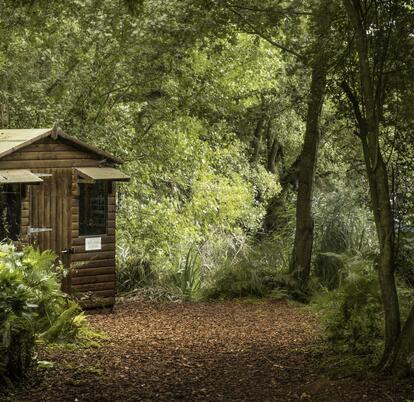 Nature hide at Pearl Lake