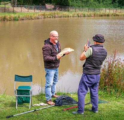 5 star caravan holiday park with carp fishing lake, Herefordshire