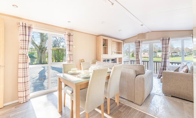 Regal Herlington holiday home for sale at Pearl Lake Country Holiday Park. kitchen dining area photo