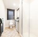 Sunseeker Sensation Lodge for sale at Pearl Lake 5 star caravan park with golf and fishing. Shower room photo